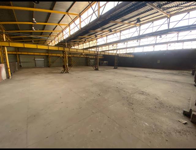 8,651M² WAREHOUSE FOR SALE IN STORMILL